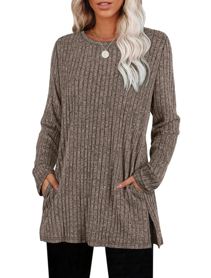 Lockerer Pullover aus geripptem Strickstoff mit Taschen